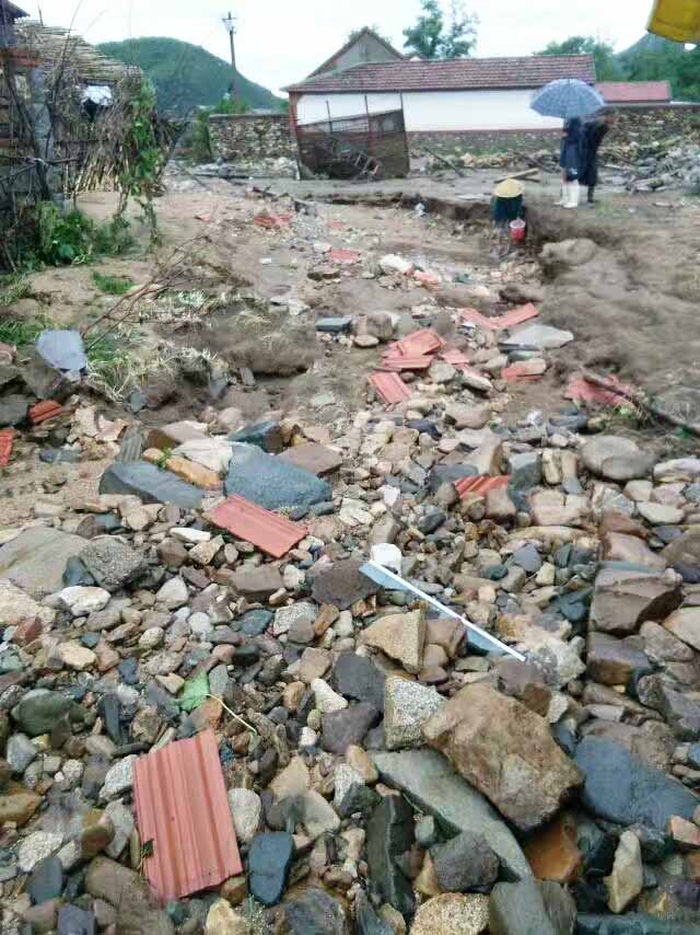 玉米倉子，還有糧食也沒有了！